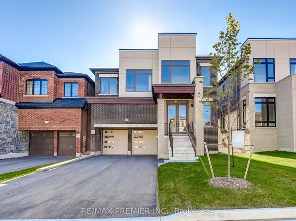 215 Fallharvest Way, Whitchurch Stouffville, ON L4A 5C2