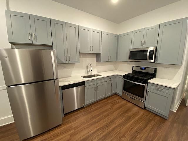1st image of 835 W Oakdale Ave #1