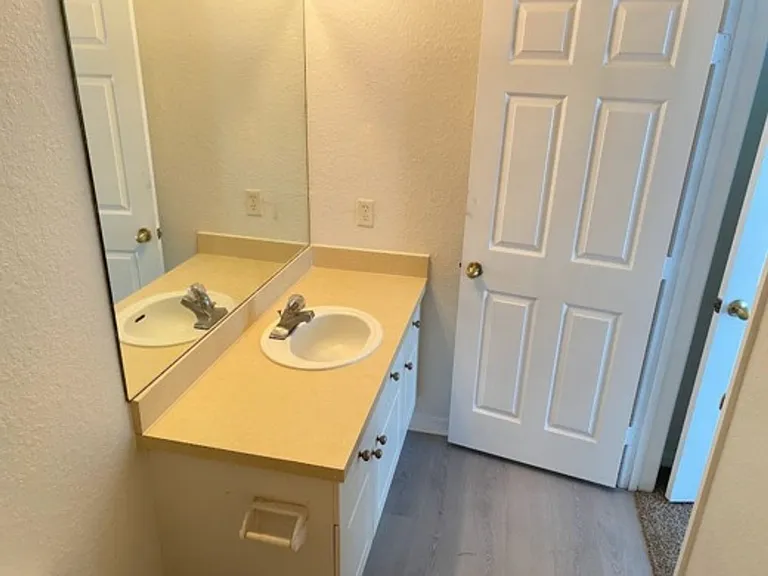 18001 Richmond Place Dr #836 — Photo 10