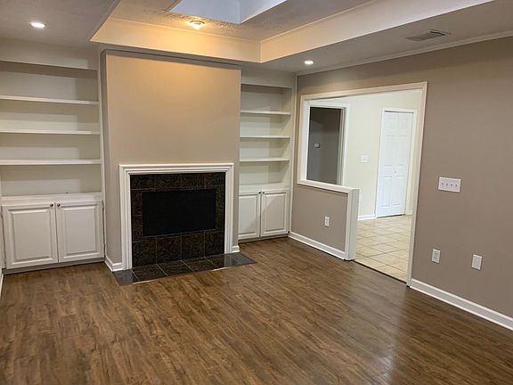 2nd image of 124 Thousand Oaks Cir