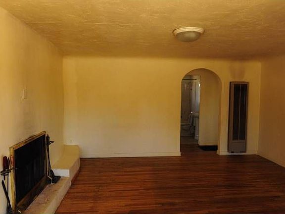 LIVING ROOM WITH CUSTOM F