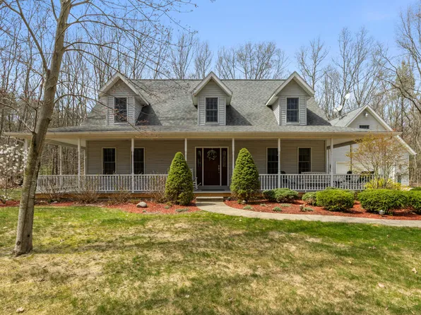 16173 Dana Ln, Grand Haven, MI 49417