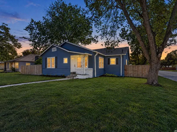 703 E KREZDORN ST, Seguin, TX 78155