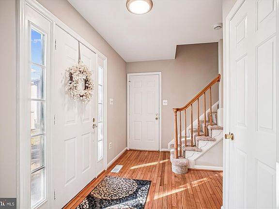 4th image of 14374 Nandina Ct