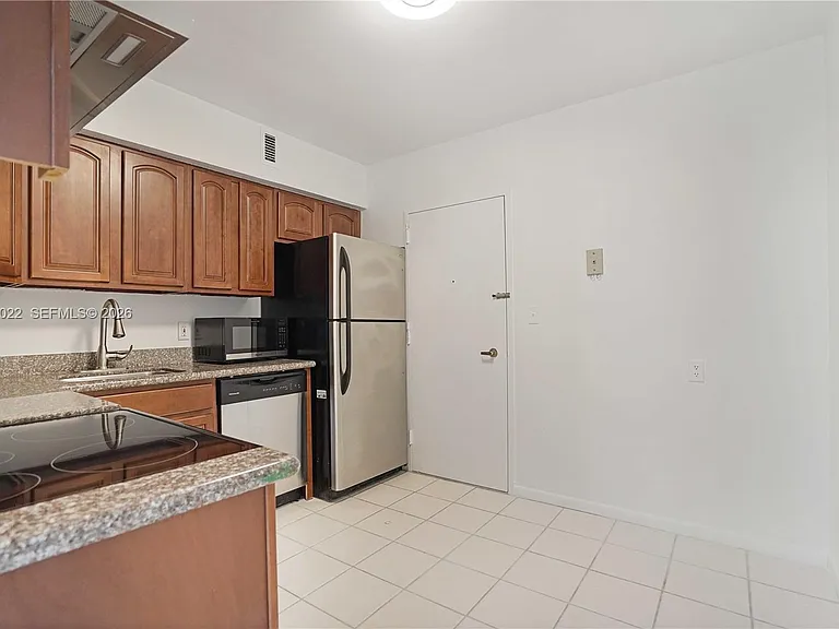 5700 Collins Ave #10C — Photo 10