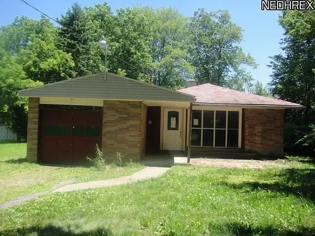 233 N Raccoon Rd photo 1