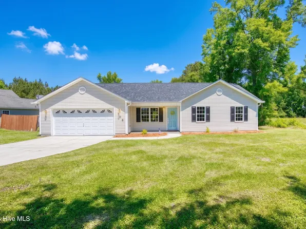 308 Big Tree Lane, Chinquapin, NC 28521