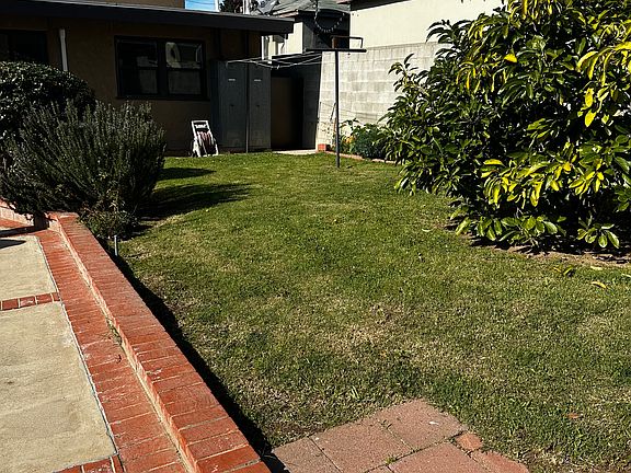 4th image of 1324 N Avenue 56