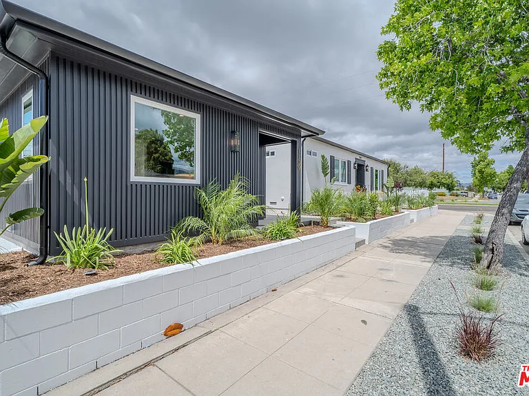 1139 N Lima St — Photo 3