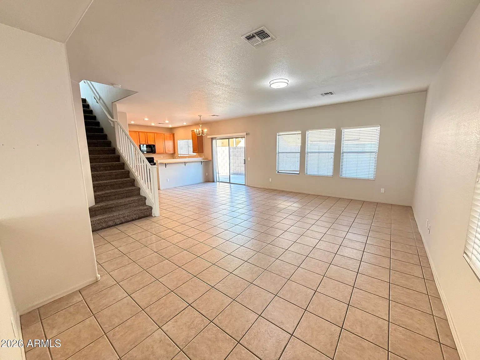 4 bed, 2.5 bath, 2461 sqft, $2,125 — Photo 4