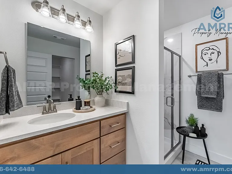 824 S Sparrow St — Photo 15