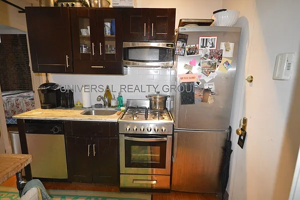 Rented by Universal Realty Group | media 17