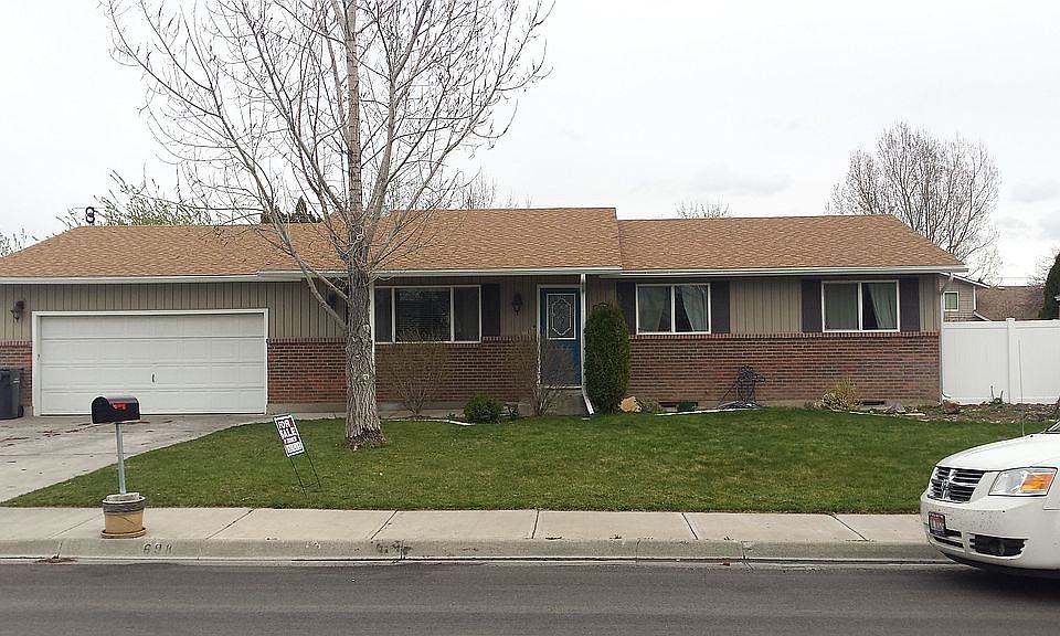 1st image of 698 Mark Ave