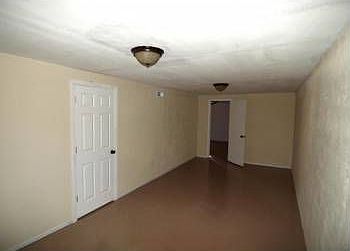 2nd image of 506 Whittaker Ave NE