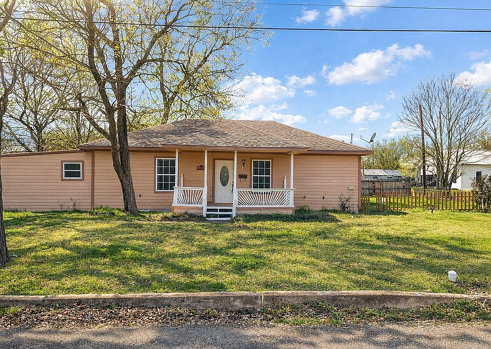 1st image of 301 W Austin Ave
