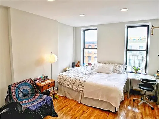 Rented by Century 21 Metropolitan | media 33