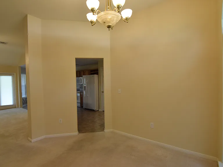 2511 Kingsbury Dr — Photo 7