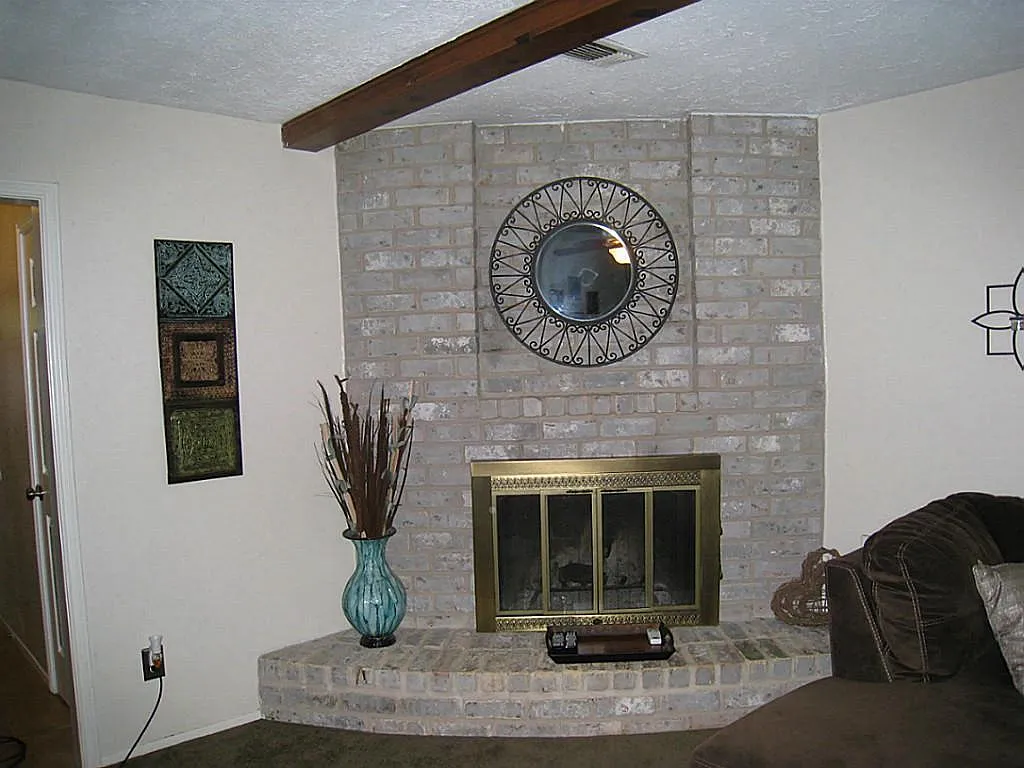 3 bed, 2.0 bath, 1513 sqft, $1,998 — Photo 4