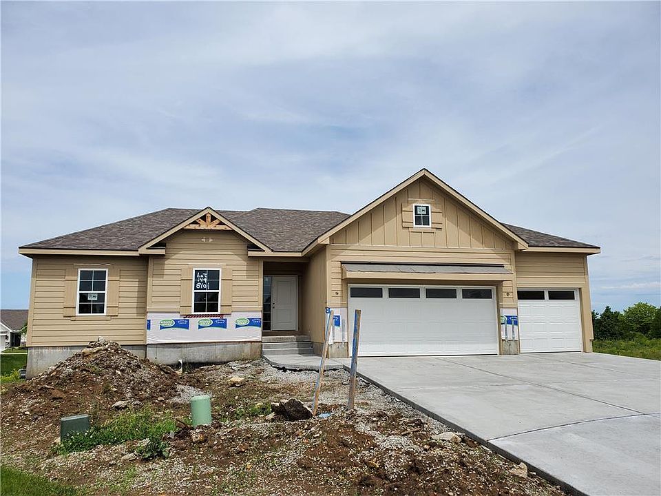 1st image of 8101 SE Juniper Court