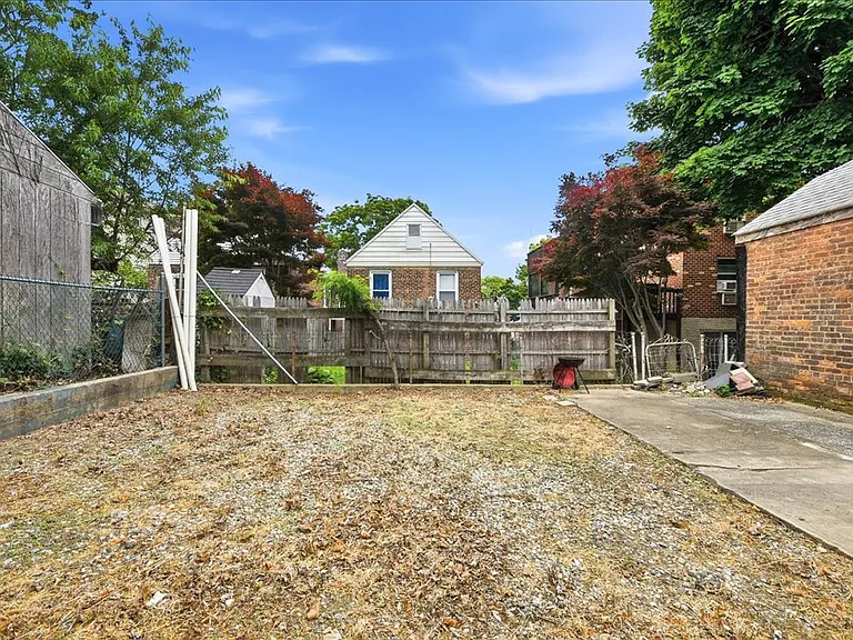832 Calhoun Ave — Photo 13