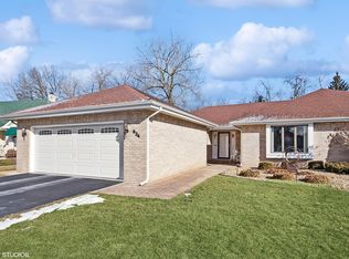 934 Troon Ct, Schererville, IN 46375