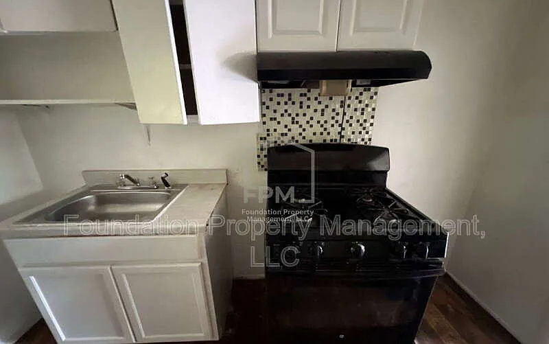 1277 Airways Blvd — Photo 4