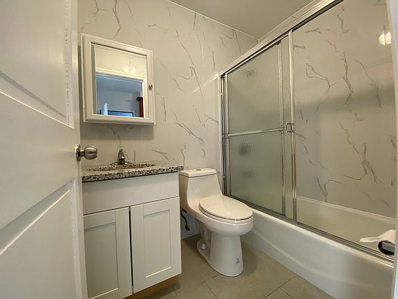 5th image of 1014 70th St #2