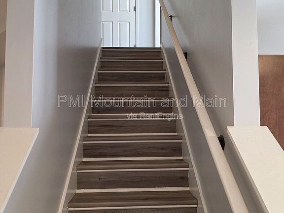 5th image of 25 Barnett Shoals Dr