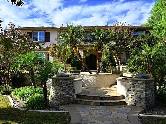 3rd image of 1019 Fuller Dr