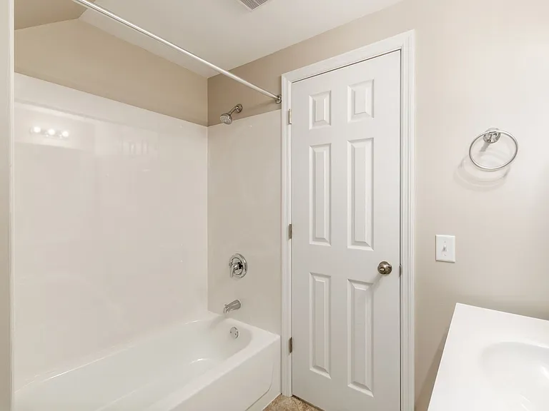 2215 Dresden St — Photo 23