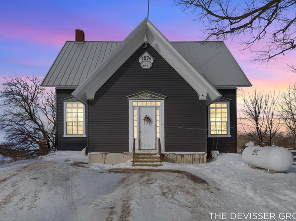 2976 30th St, Allegan, MI 49010