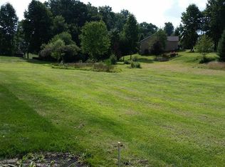 Quiet Oak St, Beaver, WV 25813