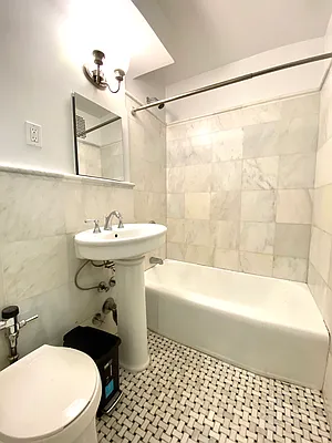 Rented by Avenues Real Estate | media 37