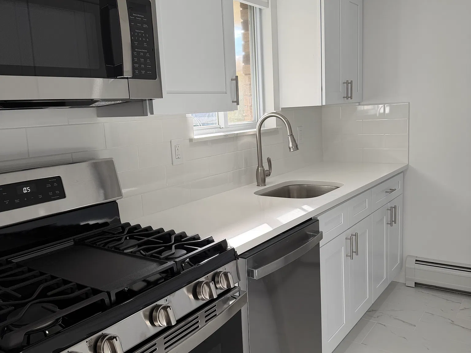 1 bed, 750 sqft, $2,700 — Photo 3