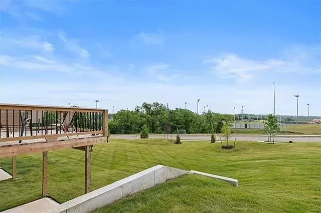 7345 Griffey St — Photo 32