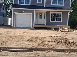 39 Austin Ave, Amityville, NY 11701
