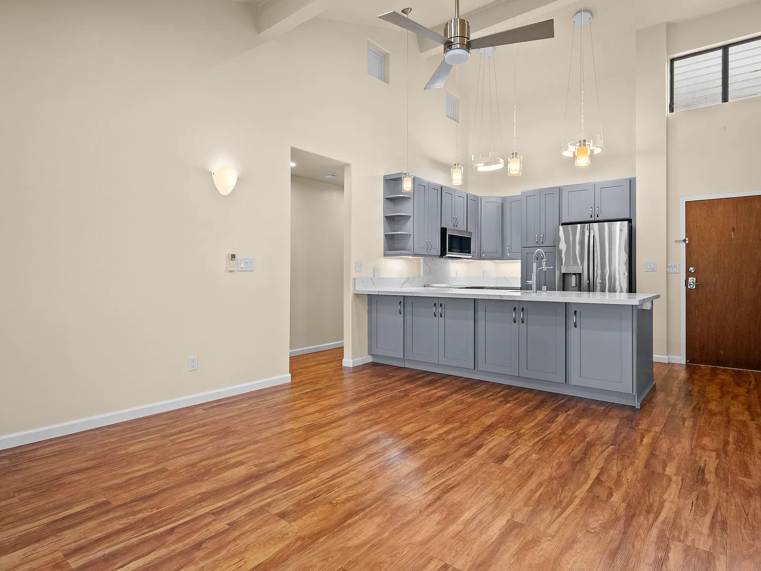 3 bed, 964 sqft, $4,200 — Photo 4