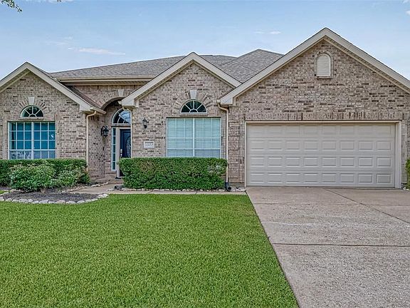 3rd image of 3322 E Cedar Hollow Dr