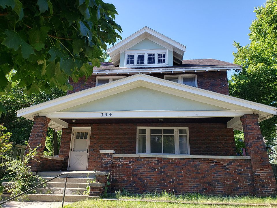 1st image of 144 Burton St SE