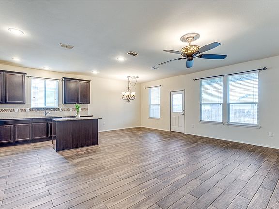 4th image of 7709 Shorthorn Way