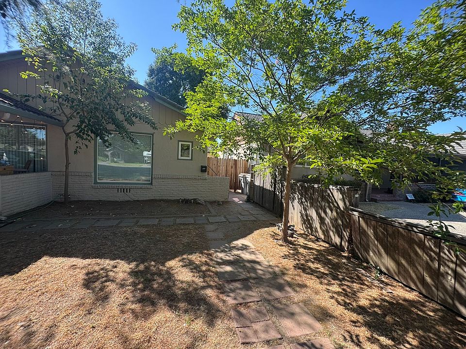 1st image of 1628 Park Blvd