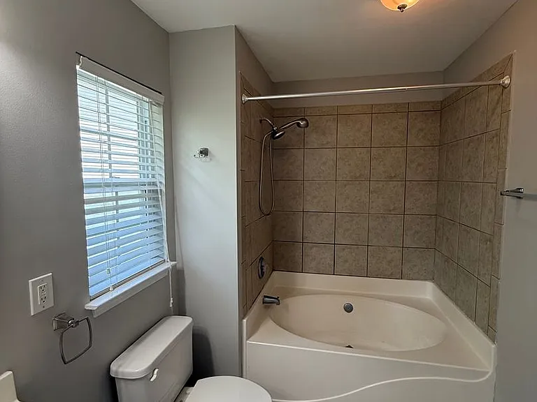 4101 Perrine St — Photo 13