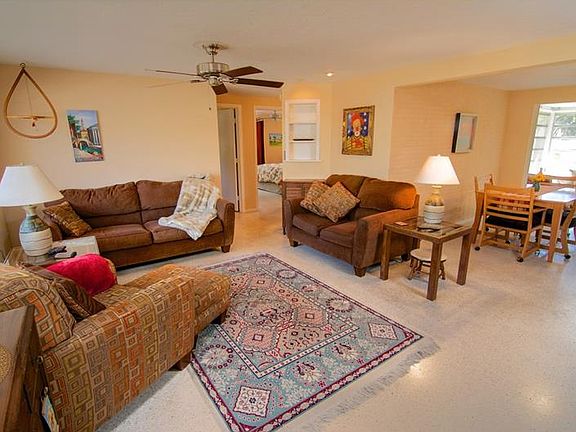 3rd image of 4428 Beacon Dr