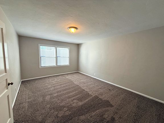 3rd image of 1129 El Camino Real #3