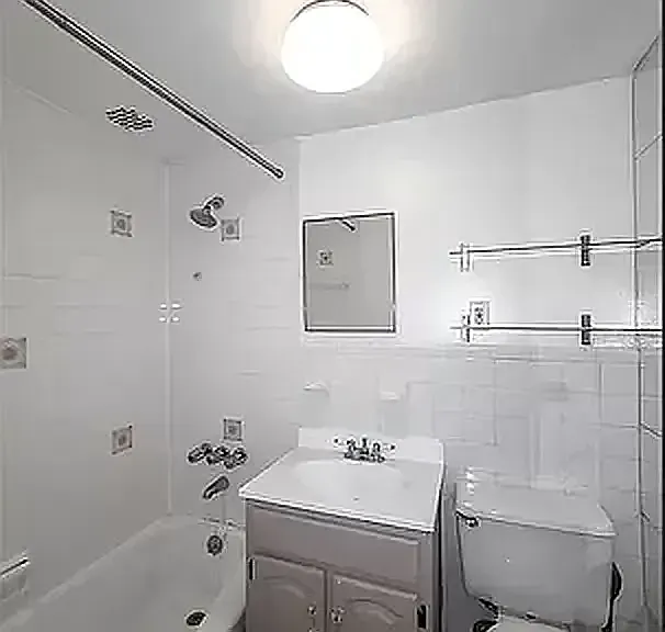 40 E 12th St #4-C — Photo 7
