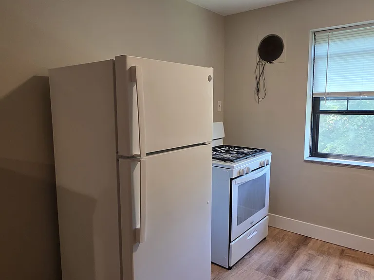 201 E Swissvale Ave #8 — Photo 11