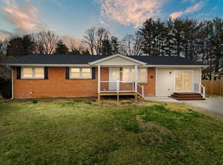 909 Custis St, Radford, VA 24141