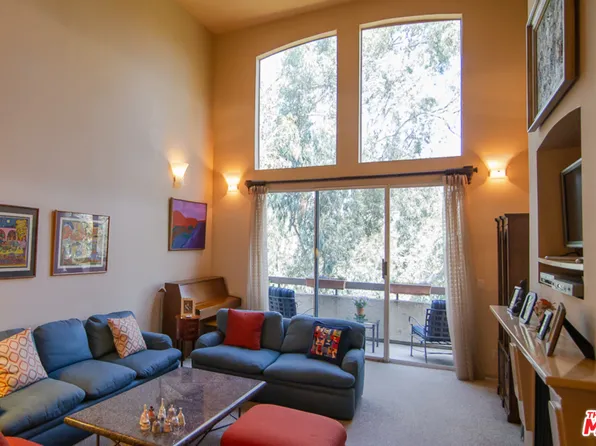 410 S Barrington Ave APT 306, Los Angeles, CA 90049