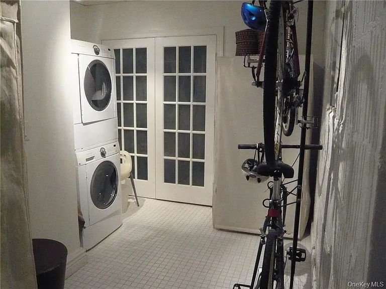 300 Ferdon Ave #2 — Photo 18