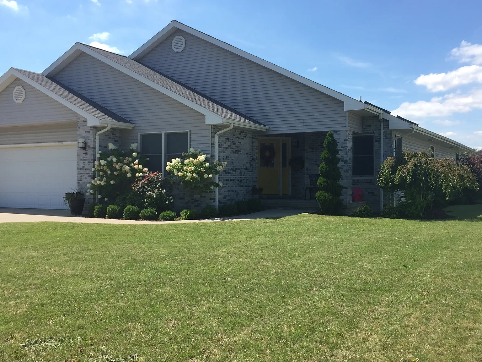 2190 Cornerstone Dr photo 1